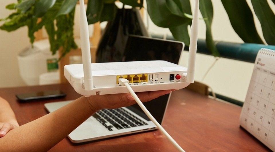 Если Wi-Fi слабый: уберите от роутера «опасные» предметы