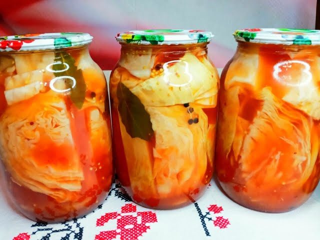 Капуста у томатному маринаді: закрутка на зиму