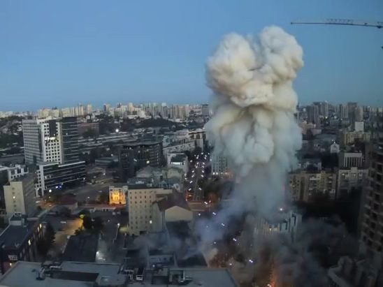 Атака РФ на Київ: під ударом опинилися сім районів столиці, які наслідки