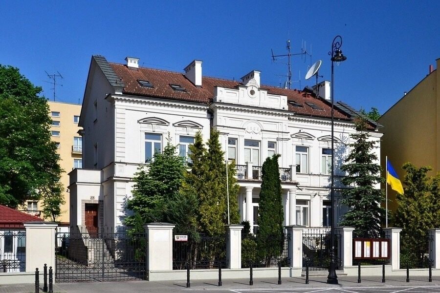 Вето глави Польщі на закон про допомогу українцям: відповідь посольства