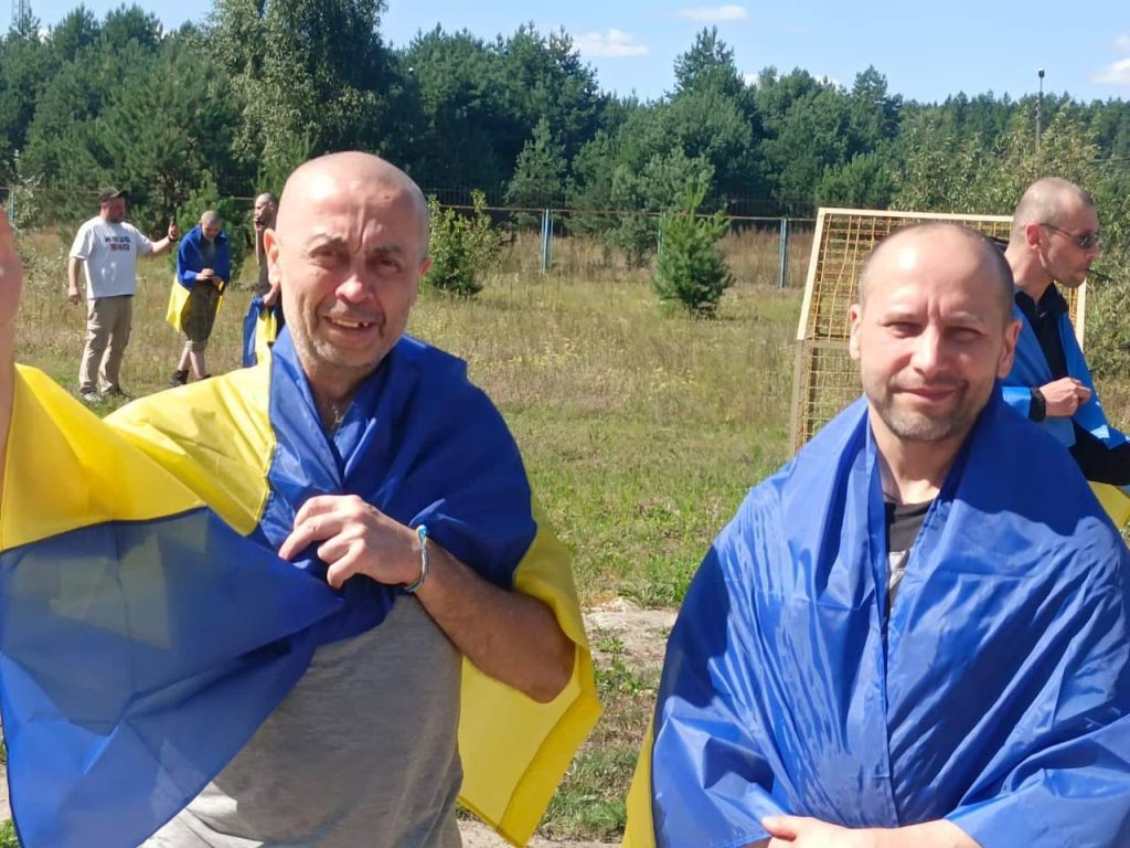 Украина вернула еще 84 гражданина из российского плена (фото) 5 Украина вернула еще 84 гражданина из российского плена (фото)