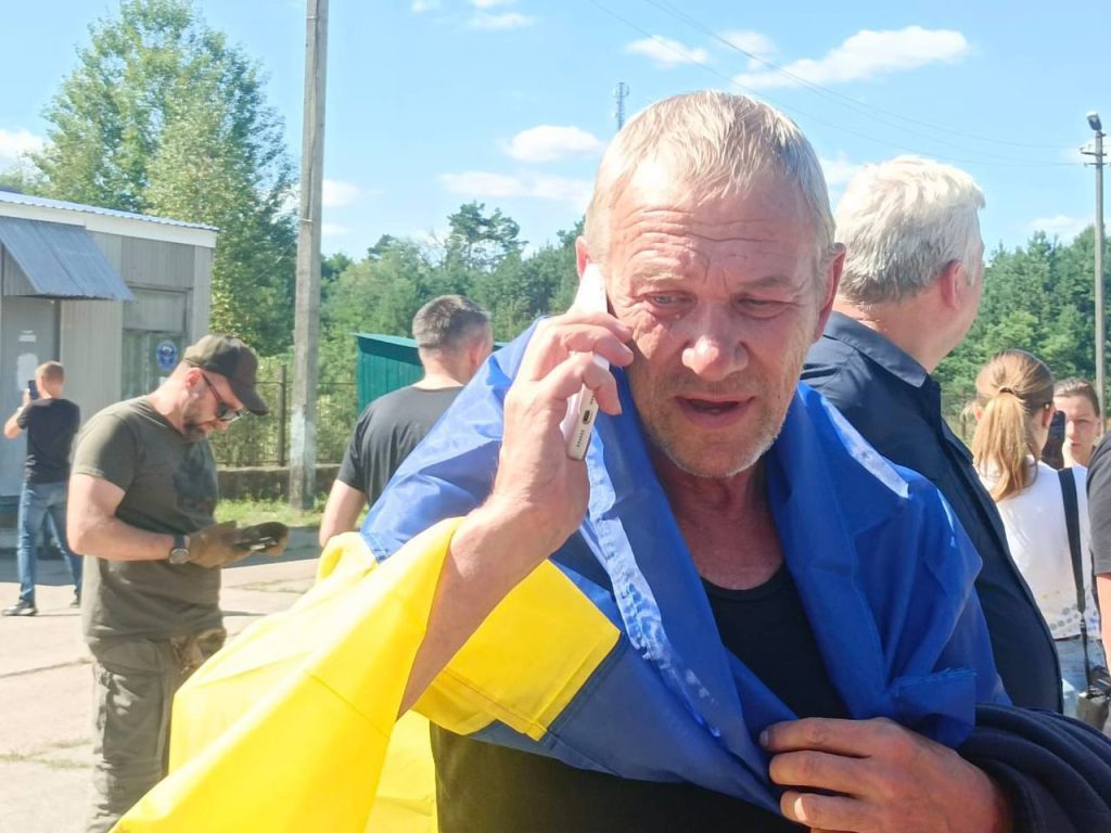 Украина вернула еще 84 гражданина из российского плена (фото) 8 Украина вернула еще 84 гражданина из российского плена (фото)