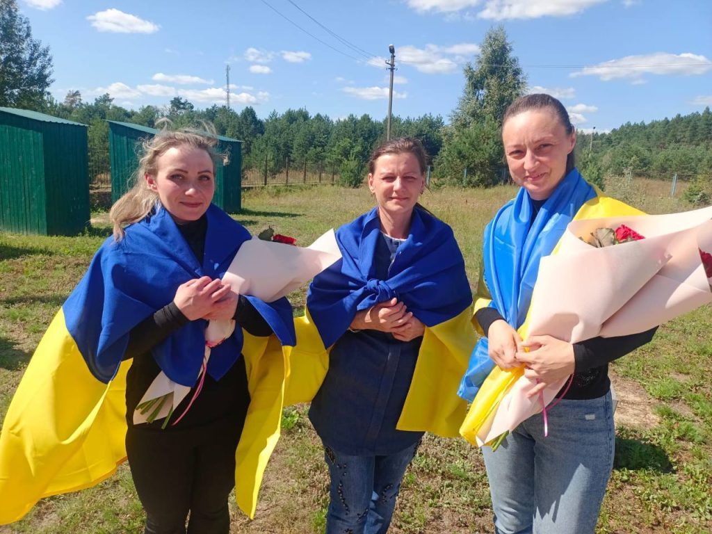 Украина вернула еще 84 гражданина из российского плена (фото) 4 Украина вернула еще 84 гражданина из российского плена (фото)