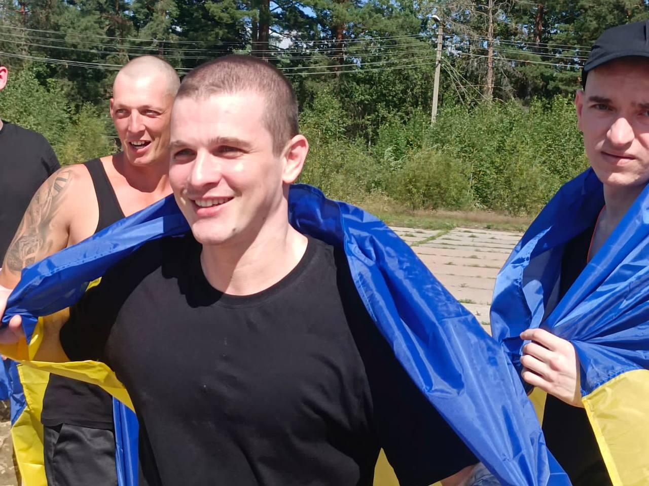 Украина вернула еще 84 гражданина из российского плена (фото)