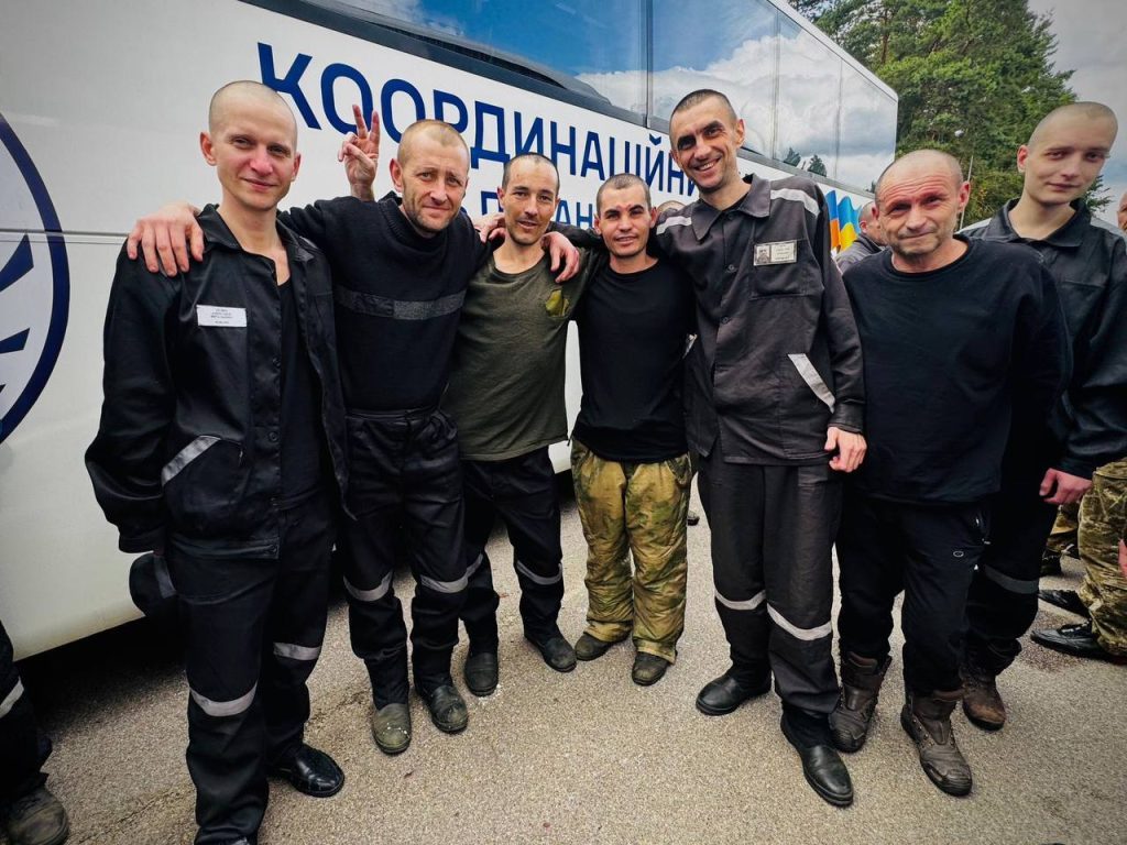 В День Независимости из плена вернулось 146 украинцев (фото)
