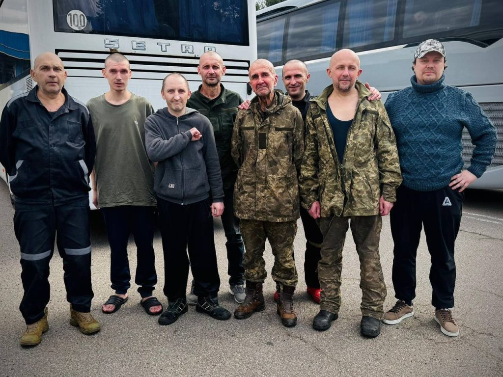 В День Независимости из плена вернулось 146 украинцев (фото)