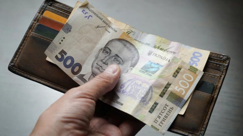Пенсіонерам 65+ виплатять по 3 700 грн: хто отримає у першу чергу