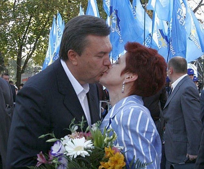 Весілля Віктора і Людмили Януковичів: під вінець одразу з колонії (фото) ➤ Prozoro.net.ua
