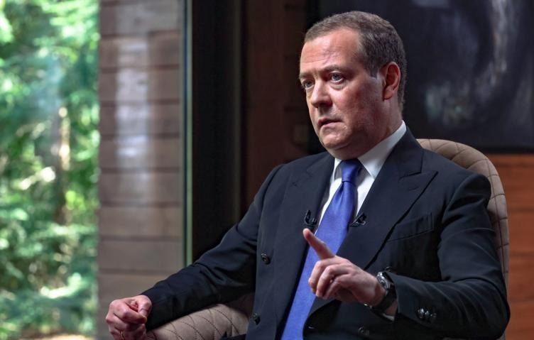 «Нечего ловить»: Медведев заявил, что РФ не нужна война с Европой