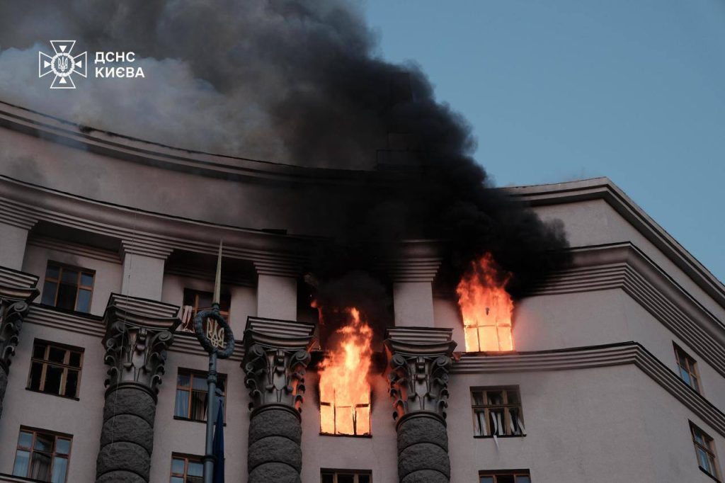 Россия атаковала Украину баллистикой и БПЛА: все подробности и фото