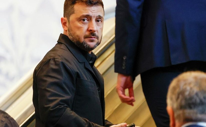 После встречи с Трампом Зеленский показал жест журналистке ➤ Prozoro.net.ua