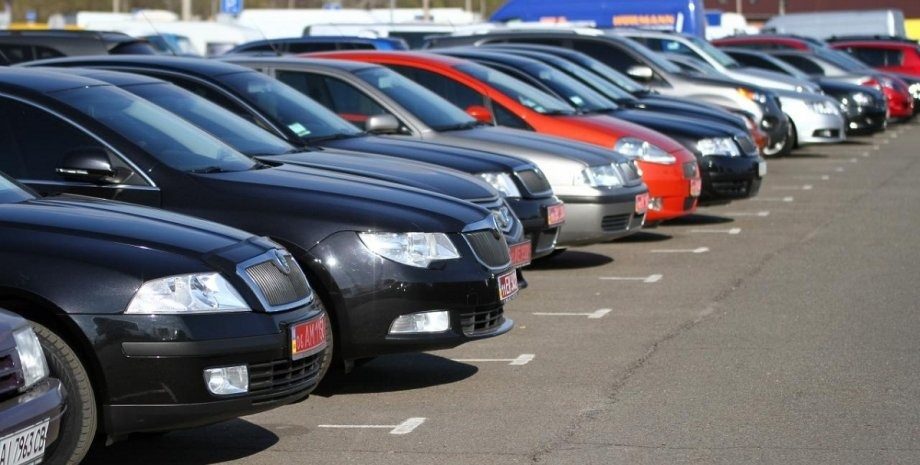 Кабмин ввел в Украине новые правила продажи авто: что изменится
