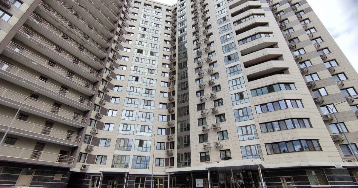 В Киеве мужчина выпал с 19-го этажа и выжил: что его спасло