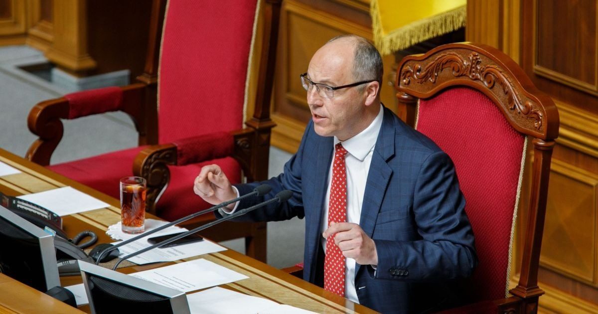Стало відомо, хто може повернутися до Ради після смерті Парубія