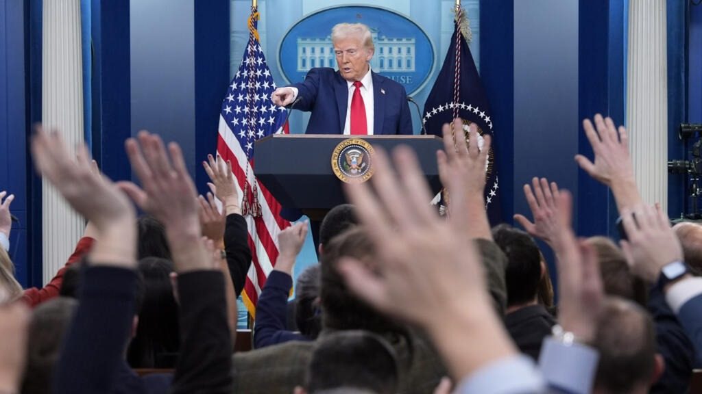 У Трампа спросили, когда Украина получит Patriot: он обиделся, а потом передумал