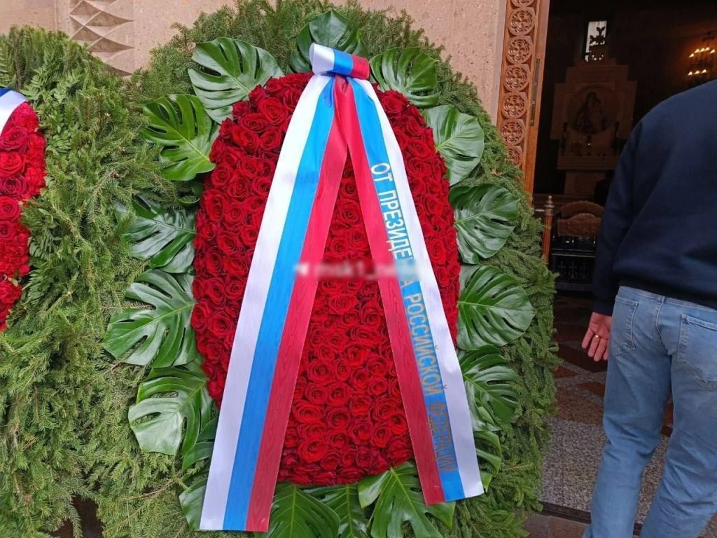 Путин прислал на похороны Кеосаяна ядовитый "сюрприз" (фото)
