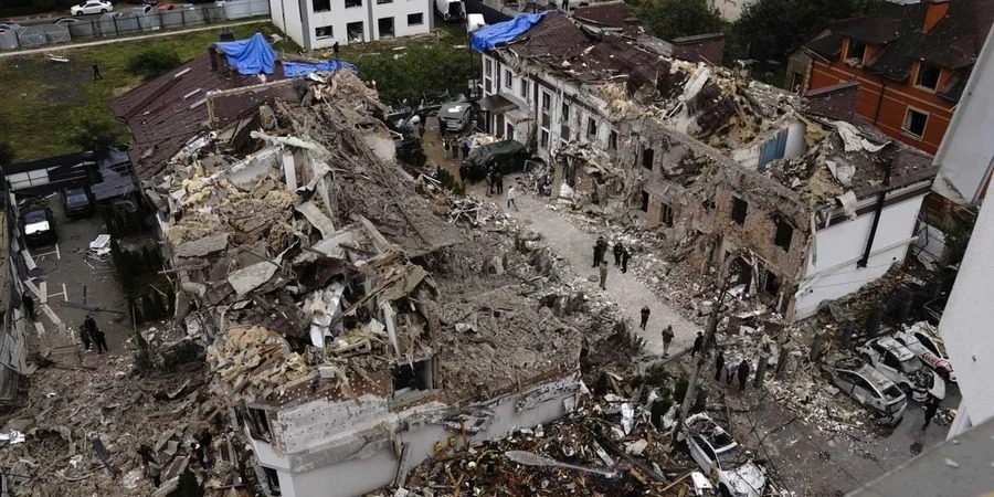 На Петропавлівській Борщагівці зруйновано цілу вулицю: страшні фото 3 На Петропавлівській Борщагівці зруйновано цілу вулицю: страшні фото
