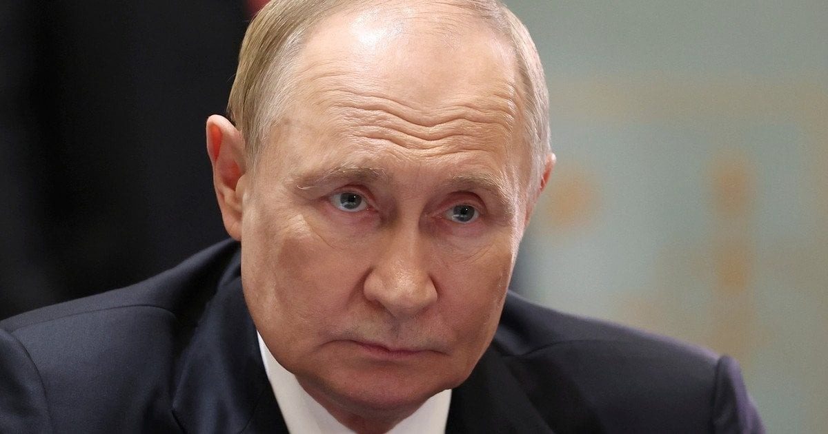 У Путина нашли юную любовницу: Кремль платит ее семье за молчание