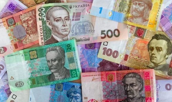 Мінімальна зарплата в Україні: яку суму запланувала влада