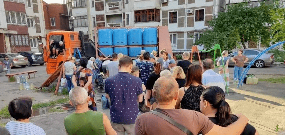 "Тут немає майбутнього": на Донбасі окупанти викачують водосховища, а люди готуються виїжджати