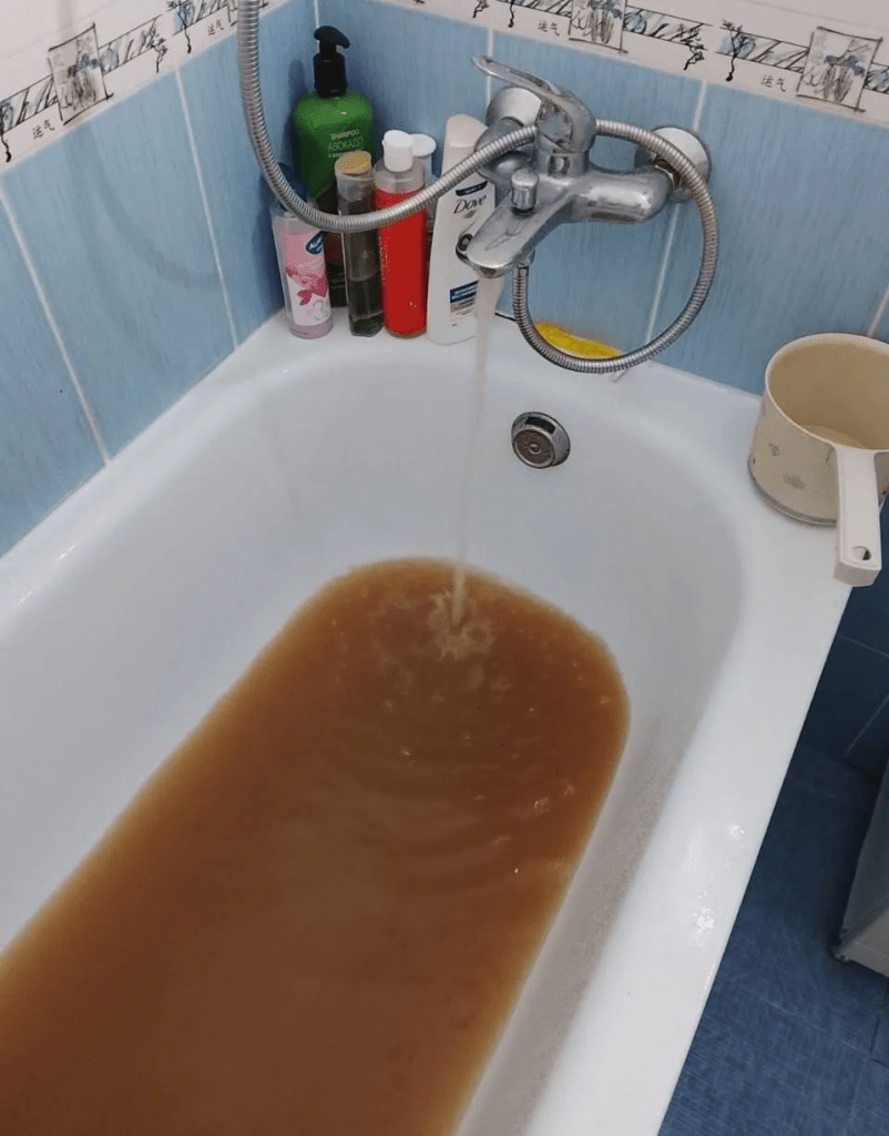 "Тут немає майбутнього": на Донбасі окупанти викачують водосховища, а люди готуються виїжджати