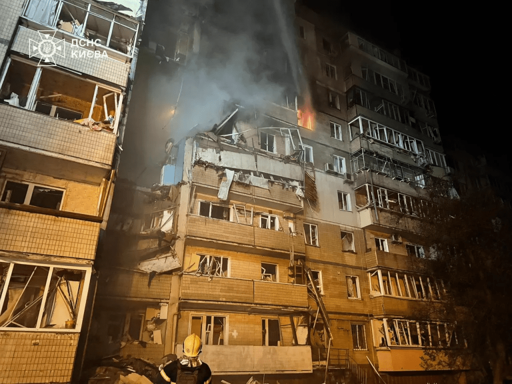 Россия атаковала Украину баллистикой и БПЛА: все подробности и фото