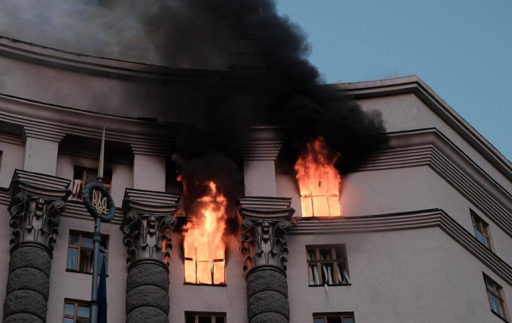 "Світ має відреагувати!" Свириденко показала наслідки атаки дронів по будівлі Кабміну