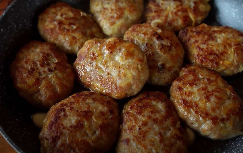 Три смачні та бюджетні рецепти котлет