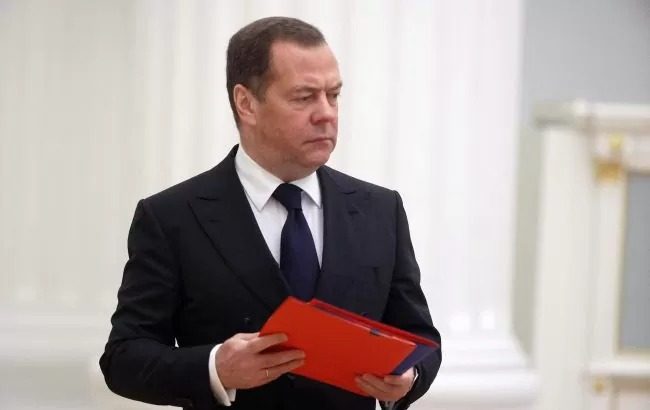 Медведєв пригрозив НАТО війною, Єрмак відреагував