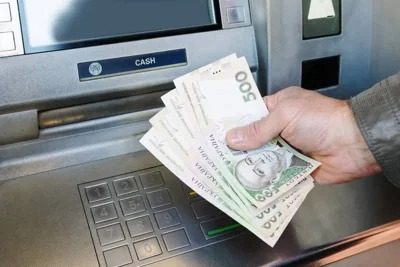 Соцпомощь: сколько платят инвалидам и пенсионерам без стажа
