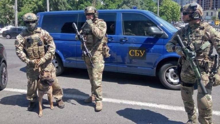 СБУ провела обыск у тренера сборной Украины по футболу