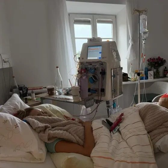 «Болезнь поставила нас на колени»: звезда при смерти