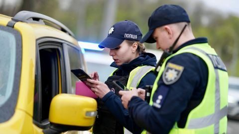 Полицейский похитил 400 тысяч долларов из вещдоков и сбежал (фото)