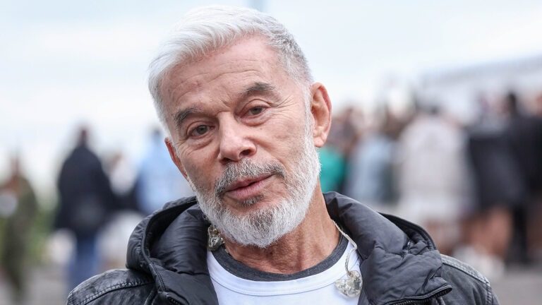 Потерял миллионы: известного кремлевского певца «развели»