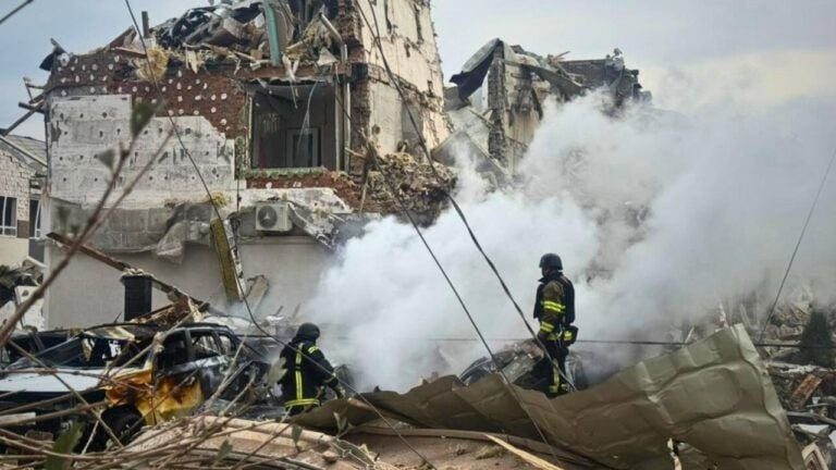 На Петропавлівській Борщагівці зруйновано цілу вулицю: страшні фото 4 На Петропавлівській Борщагівці зруйновано цілу вулицю: страшні фото