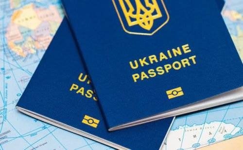 Кому з українців потрібно терміново замінити закордонний паспорт