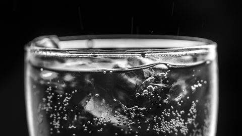 Японцы объяснили, в чем польза газированной воды
