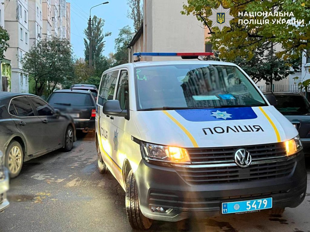 В Киеве взорвали авто: взрывчатку заложили под сиденье (фото) 6 В Киеве взорвали авто: взрывчатку заложили под сиденье (фото)