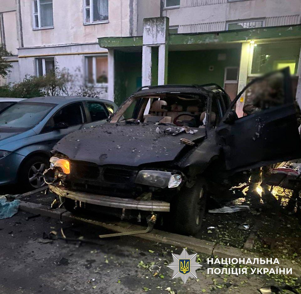 В Киеве взорвали авто: взрывчатку заложили под сиденье (фото) 4 В Киеве взорвали авто: взрывчатку заложили под сиденье (фото)