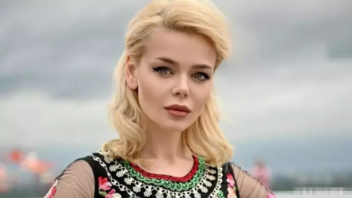 Снимок Алины Гросу из «скорой» встревожил поклонников