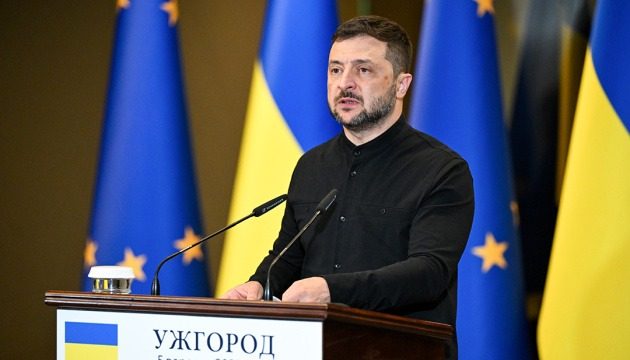Опрос показал, доверяют ли украинцы Зеленскому