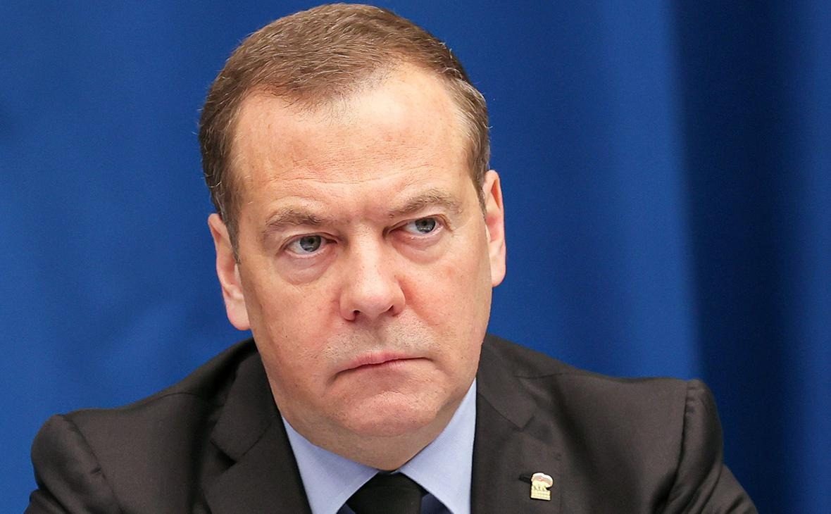 Бельгийский министр ответил Медведеву словами Селены Гомес