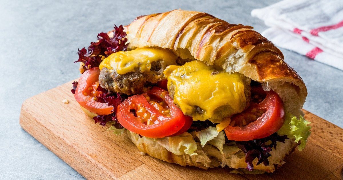 Круасани з куркою BBQ: оригінальний рецепт