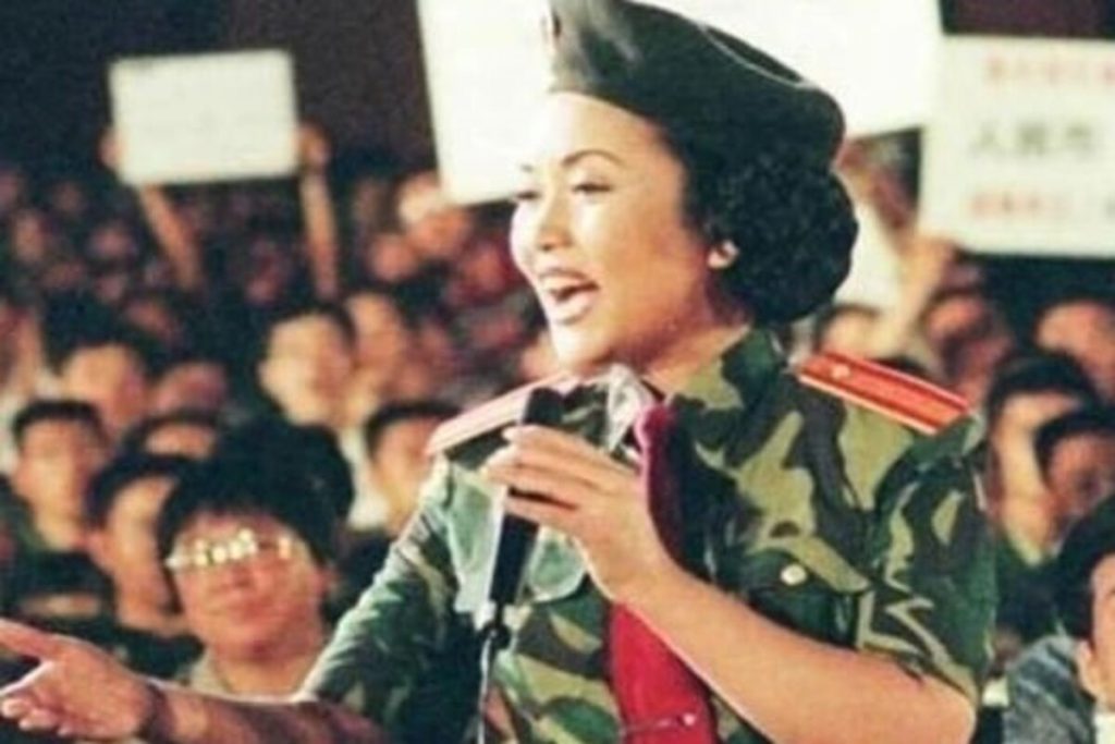 Первая леди Китая: как выглядит и что о ней известно 4 Первая леди Китая: как выглядит и что о ней известно