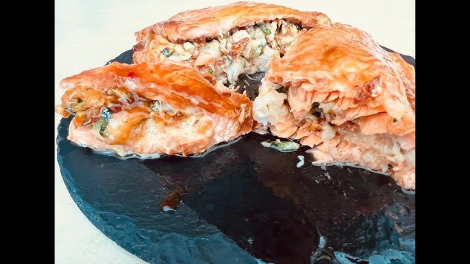 Ресторанное блюдо на дому: лосось, фаршированный креветками и сулугуни