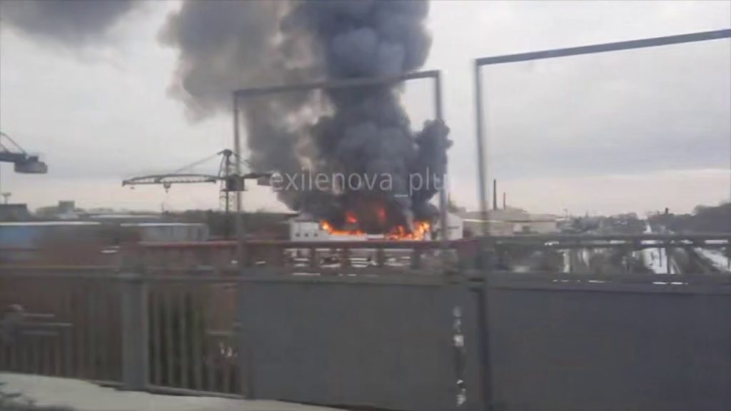 Пожежа розгорілася на оборонному заводі у Новосибірську (відео, фото)