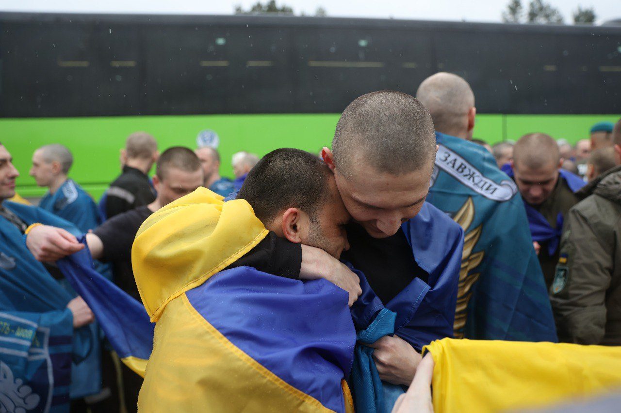 Украина вернула из российского плена военных и гражданских (фото) ➤ Prozoro.net.ua