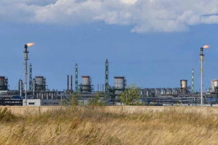 На Оренбургском газоперерабатывающем заводе РФ возник масштабный пожар: фото 4 На Оренбургском газоперерабатывающем заводе РФ возник масштабный пожар: фото