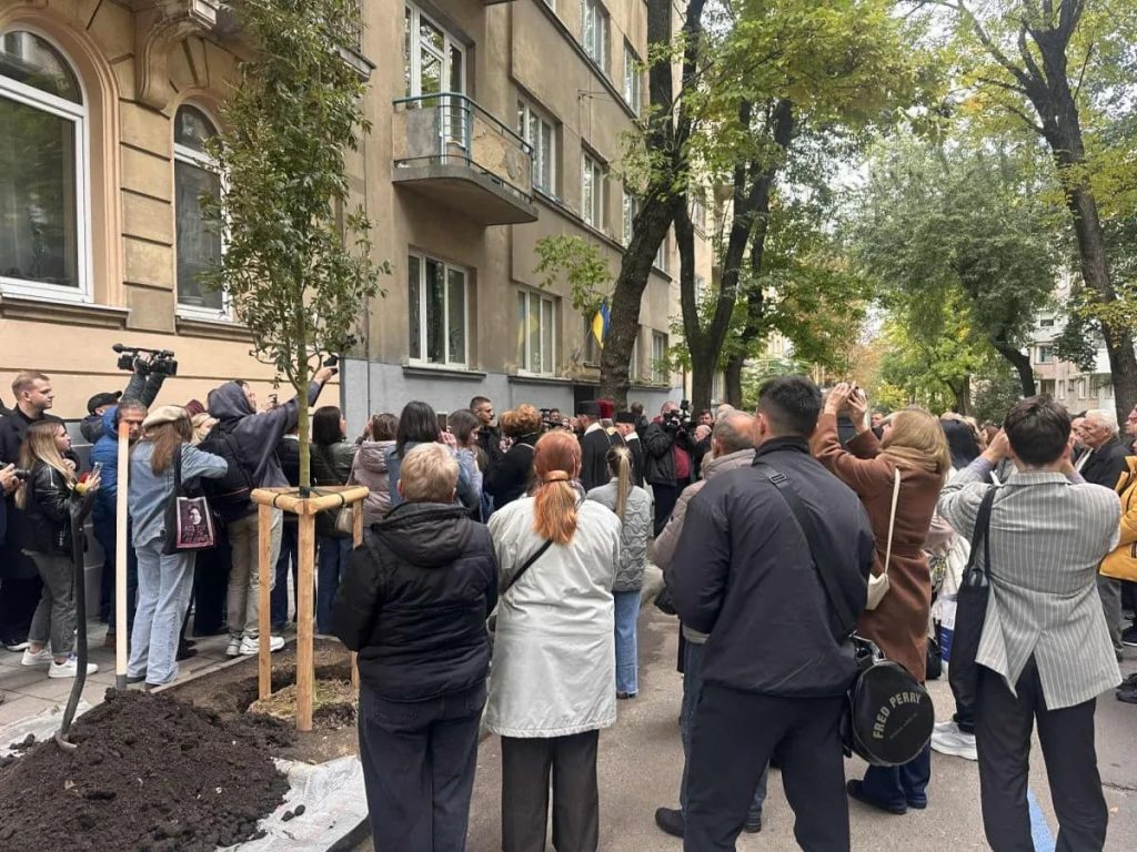 Во Львове открыли мемориальную таблицу Андрею Парубию (фото)