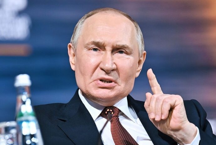 Путина разоблачили на постановочных встречах